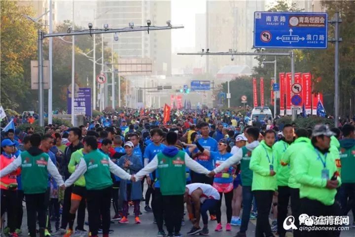 官方重磅推出智能马拉松助手，科技引领新生活，冲破界限无阻碍应对马拉松冲线遭阻拦事件