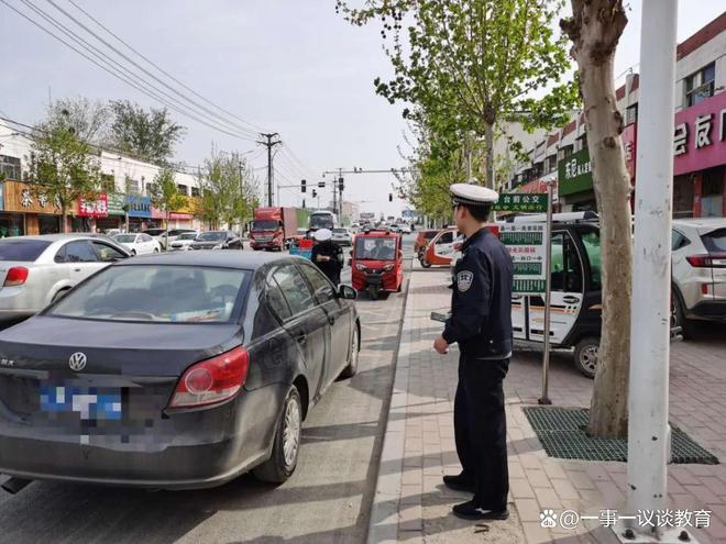 警方回应小米SU7冲上公交站台事件，小巷特色小店探秘背后的真相