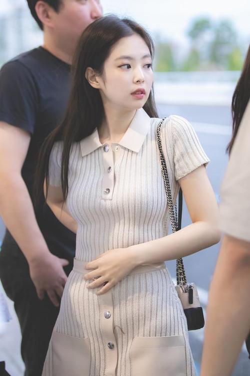 Jennie推特被封背后的虚拟世界意外与真挚友情揭秘