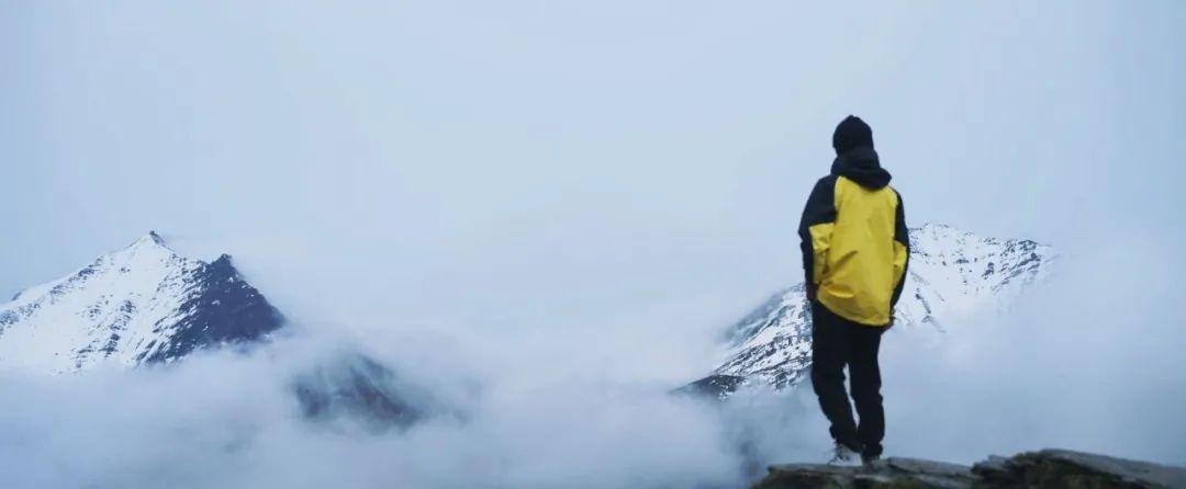 男生食堂遭遇无视与驱赶，逆风翻盘展现自信与成就感的魔力时刻