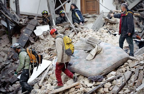 土耳其地震死亡人数最新更新，一次不寻常的日常故事带来的悲痛