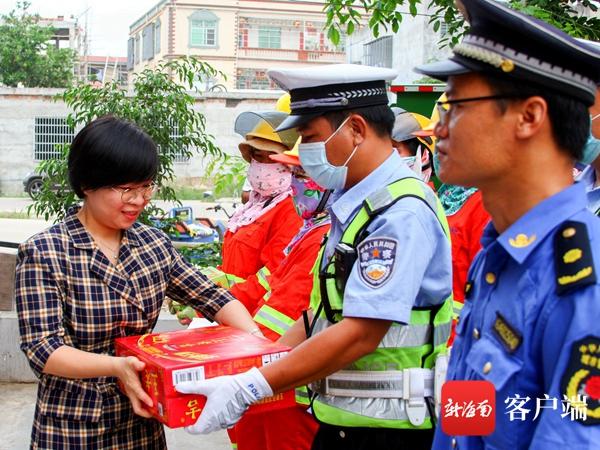 15路驿站最新帽子钩法，编织友谊与陪伴的日常时光