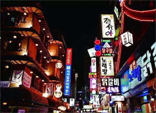 小巷深处的神秘小店