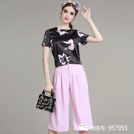 相约女孩最新潮流时尚款式图，绽放的花朵潮流风采